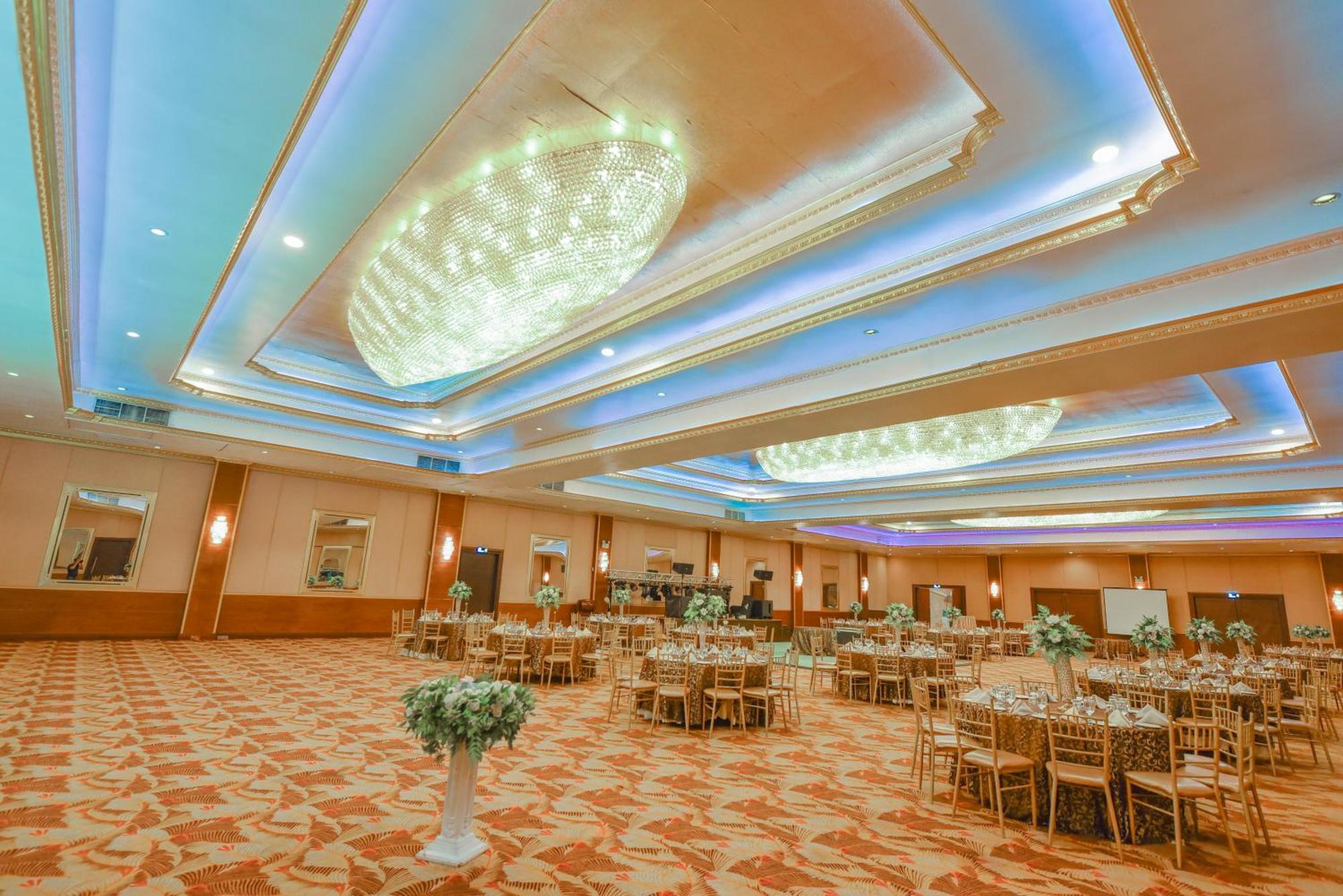 The Full Moon Hotel Katunayaka Екстериор снимка